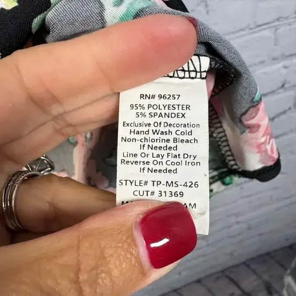 Perception Concept Floral Sleeveless Blouse with Ruffled Neck - Picture 6 of 7